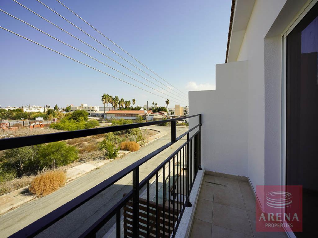 3 bed towhnouse in paralimni - balcony