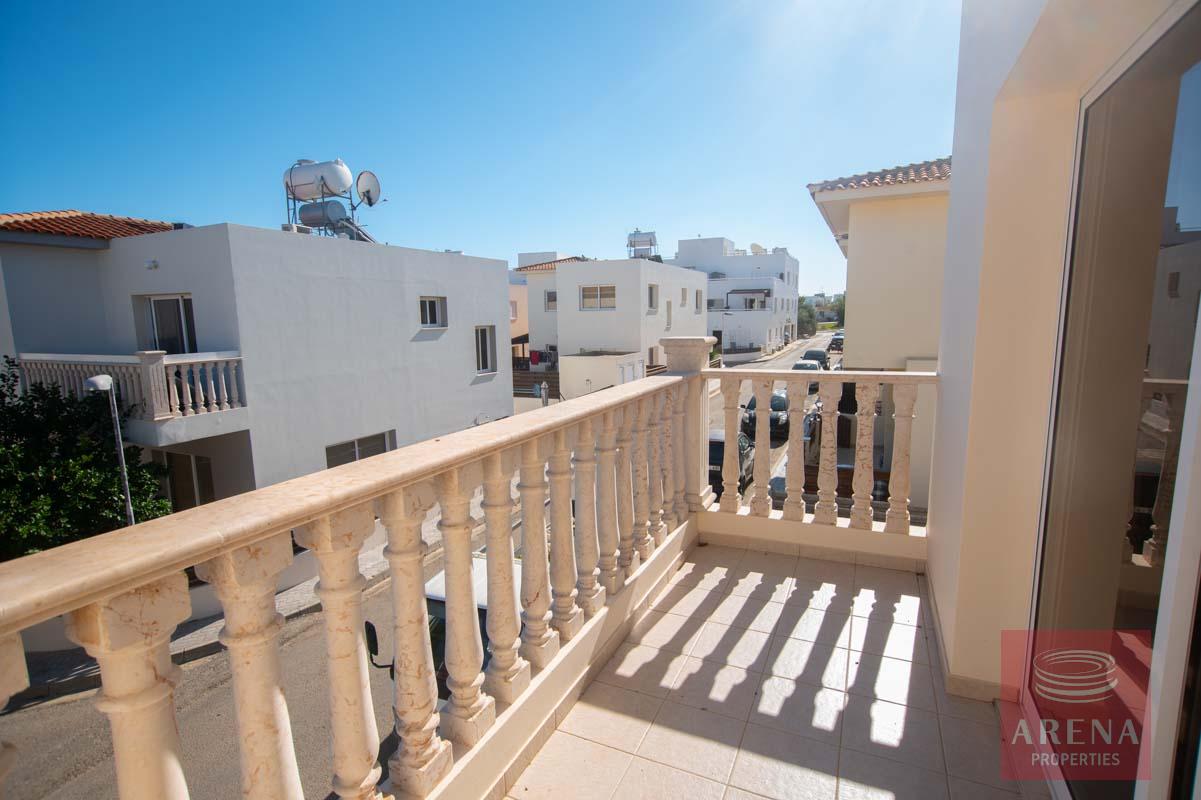 3 bed house in Paralimni - balcony