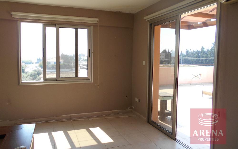 2 Bed Townhouse in Meneou - living area