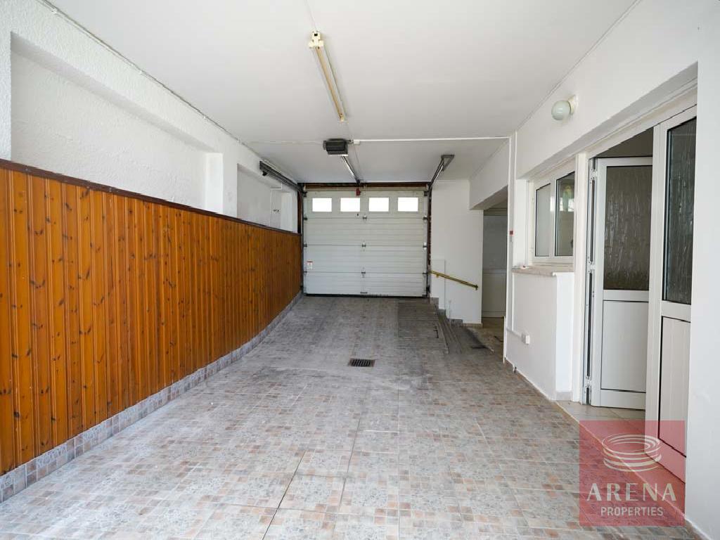 4 bed house in Sotiros -garage