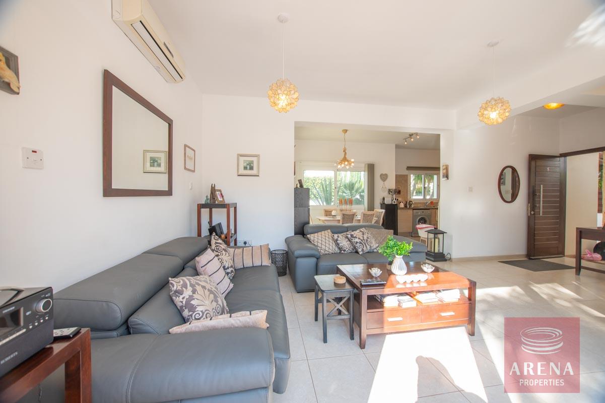 Villa to buy in Ayia Triada - living area