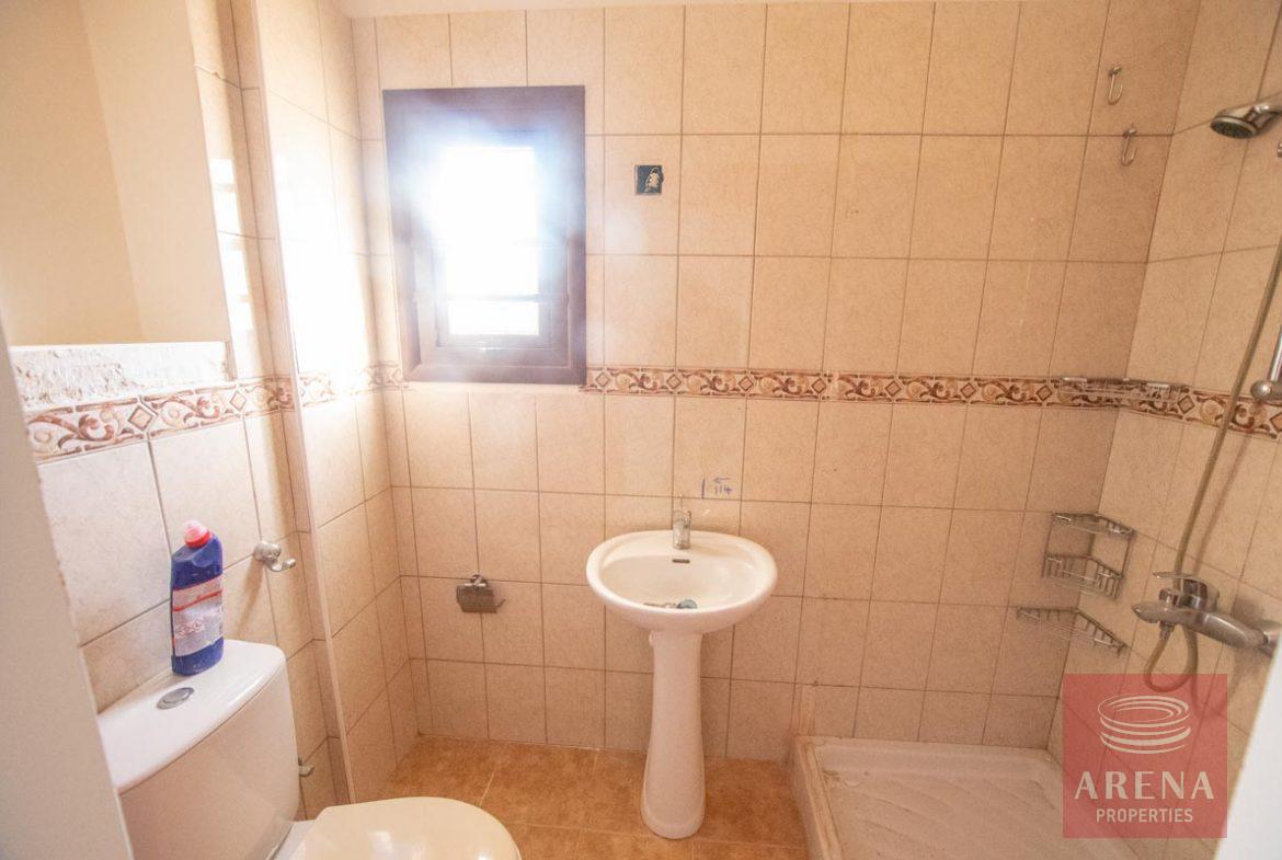 4 Bed villa for rent in Vrysoulles - bathroom