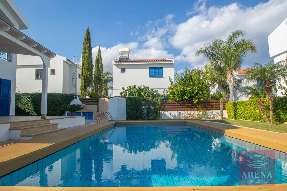 4 bed villa in Protaras - swimming pool