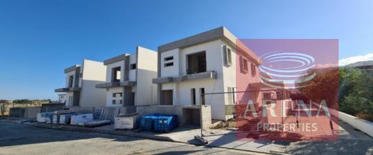 Link-detached house in Oroklini to buy