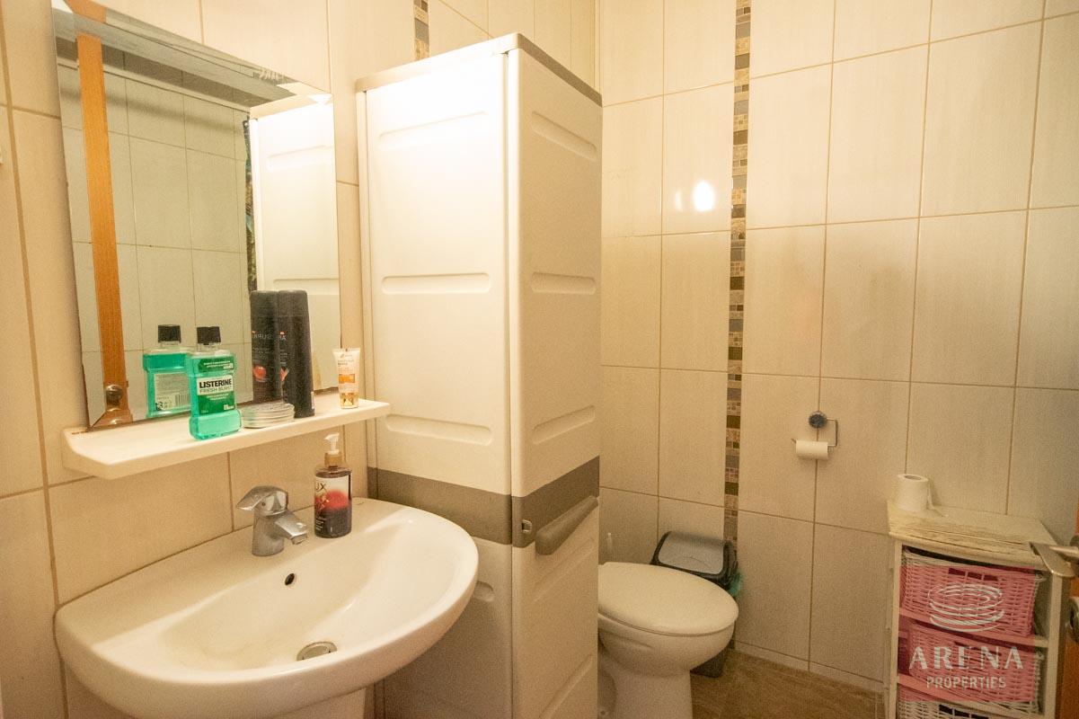 Penthouse in Derynia for sale - bathroom