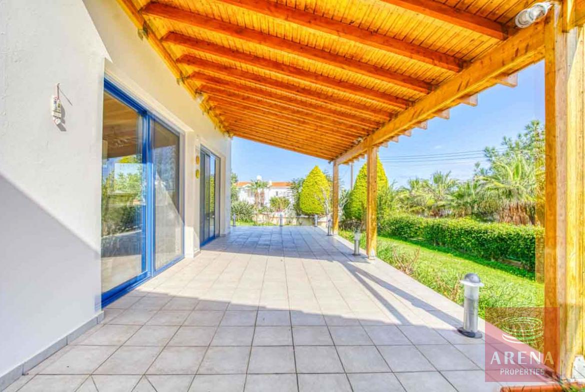 6 bed villa in Protaras - veranda