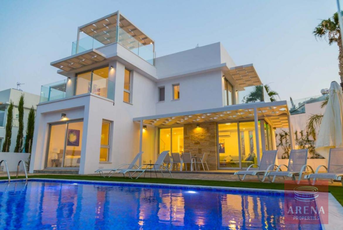 Villa in Cape Greco for sale
