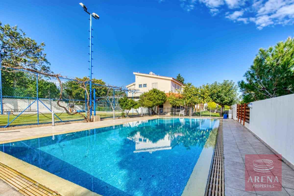 6 bed villa in Protaras - pool