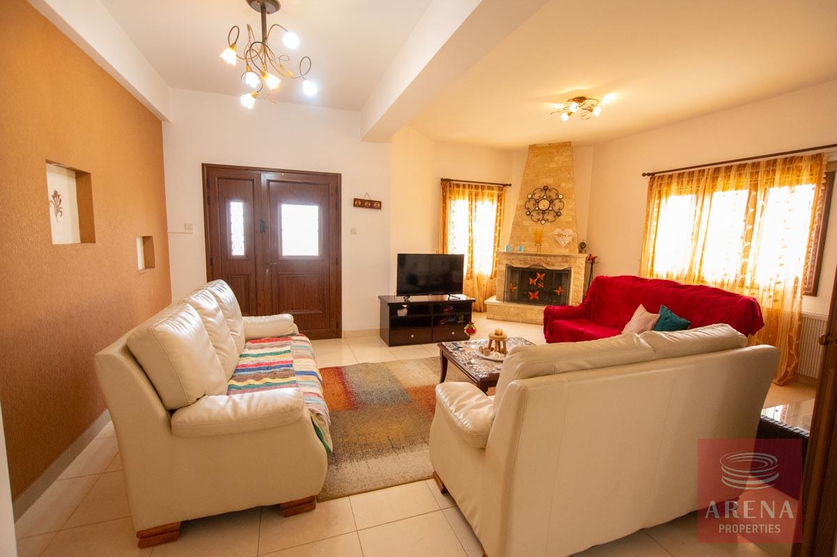 3 bed villa in Sotira - sitting area