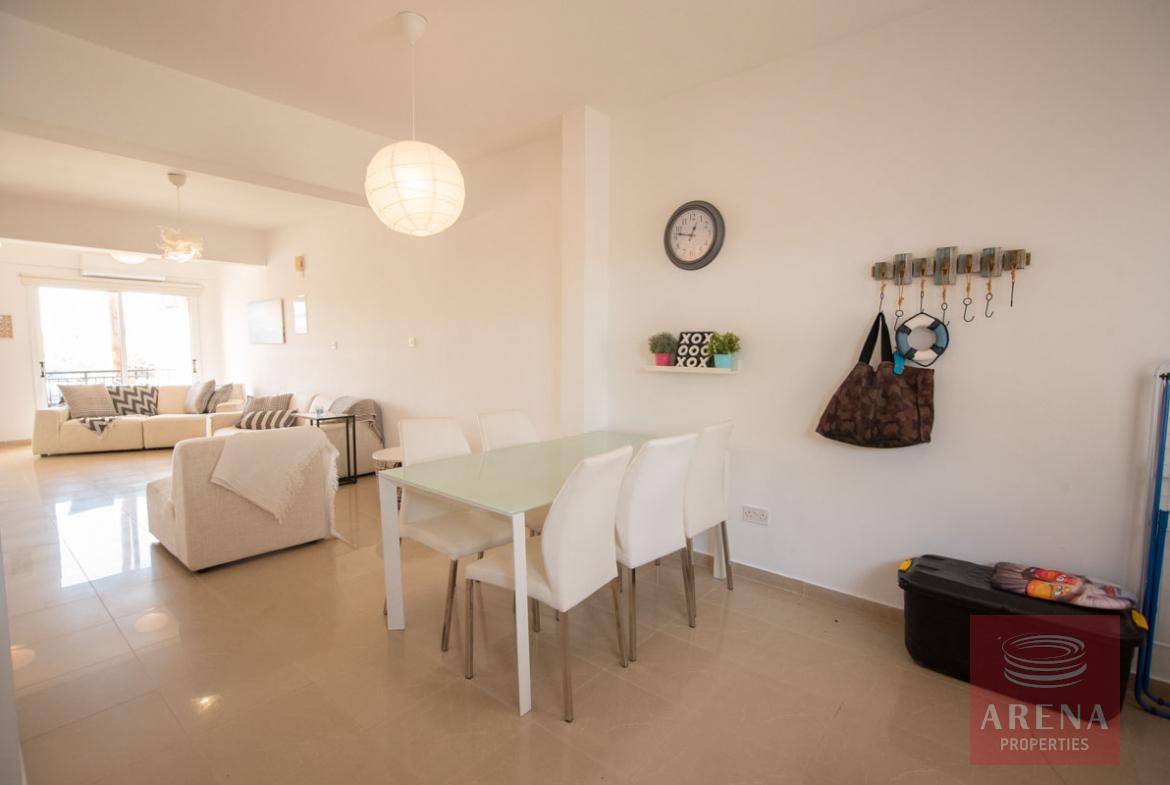 Townhouse in Paralimni - dining area