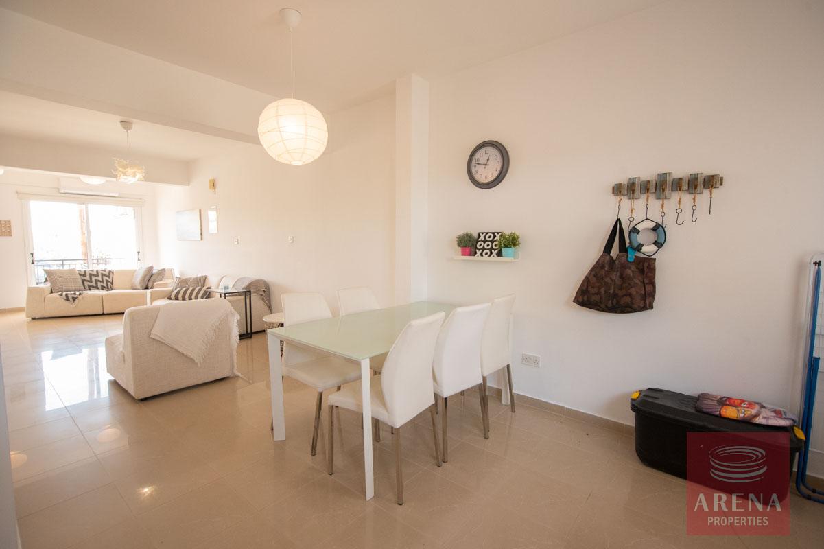 Townhouse in Paralimni - dining area