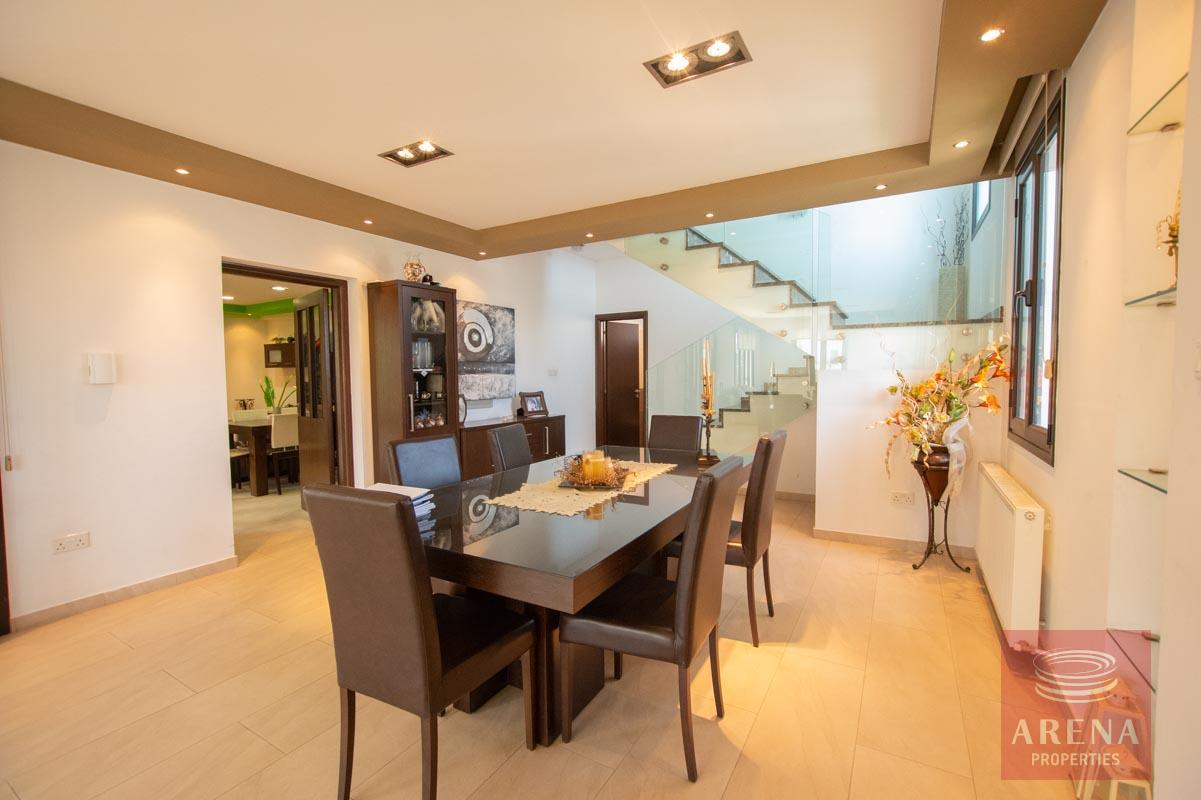 4 BED HOUSE FOR SALE - DINING AREA
