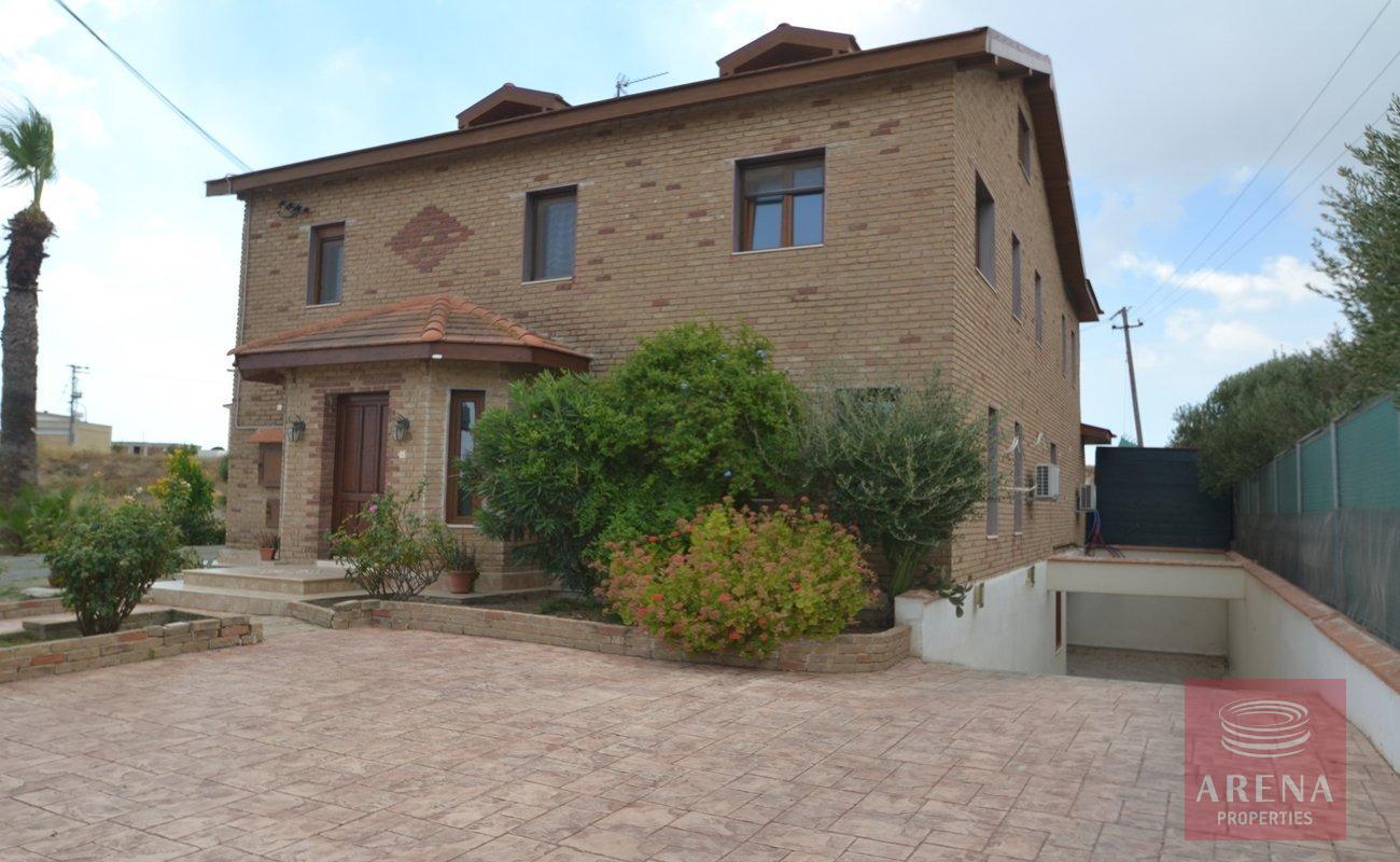 1 5 bed house for sale