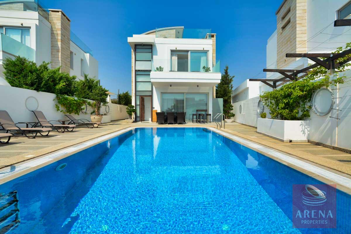 1 luxury villa in protaras
