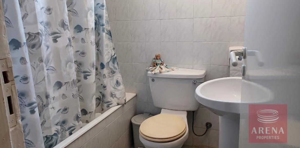 2 Bed Semi-det Villa in Pervolia - bathroom