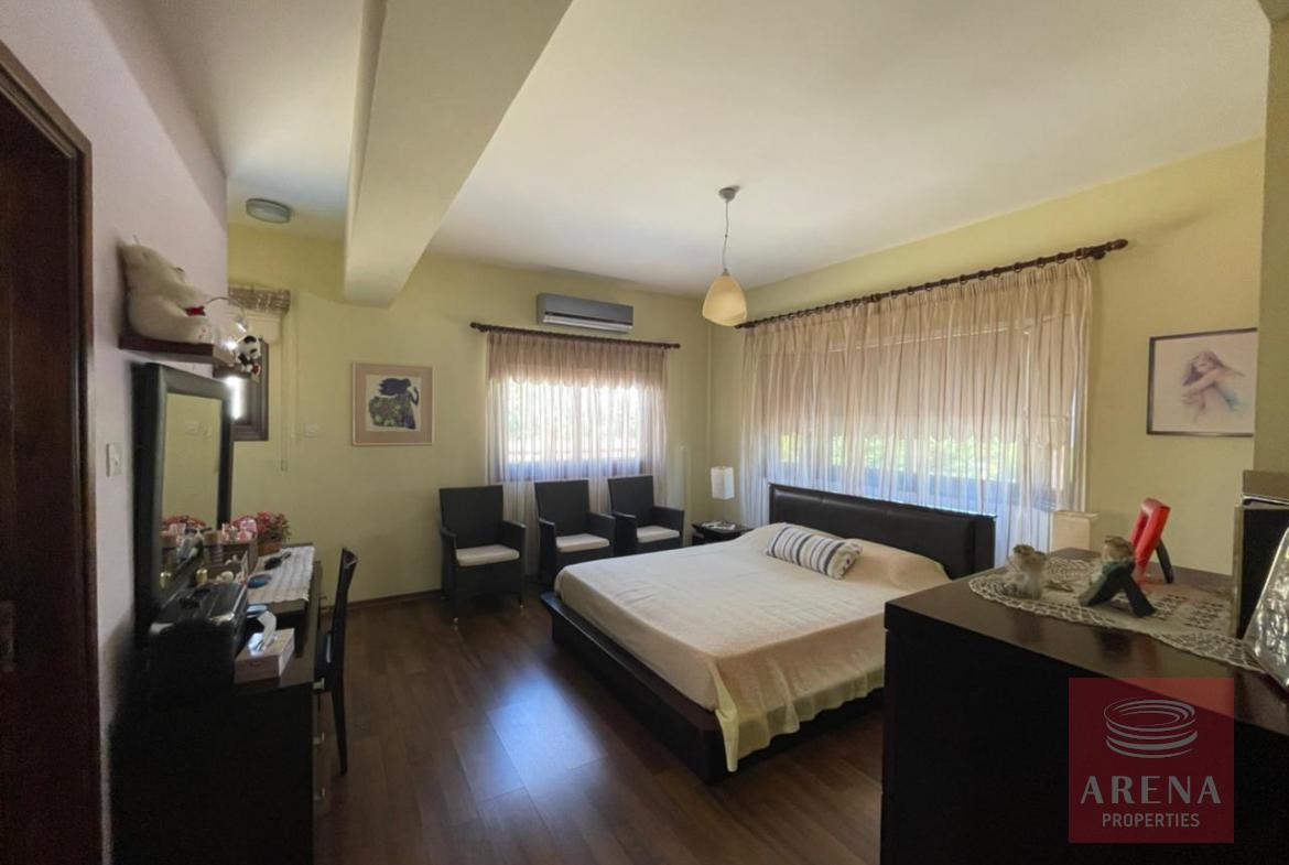 3 bed villa for sale in Strovolos - bedroom