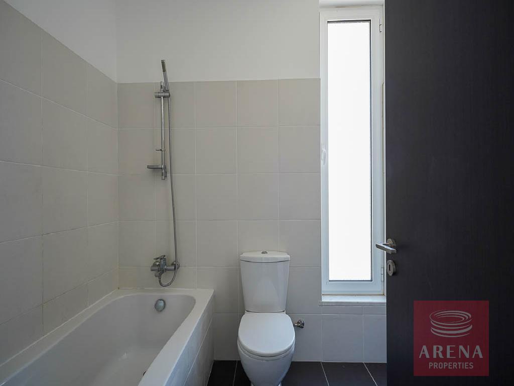 1 BED APT IN ANAFOTIDA - BATHROOM