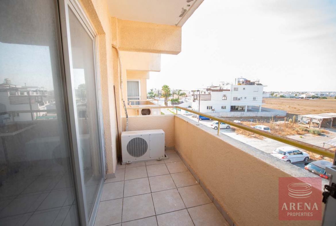 Flat for rent in Paralimni - balcony