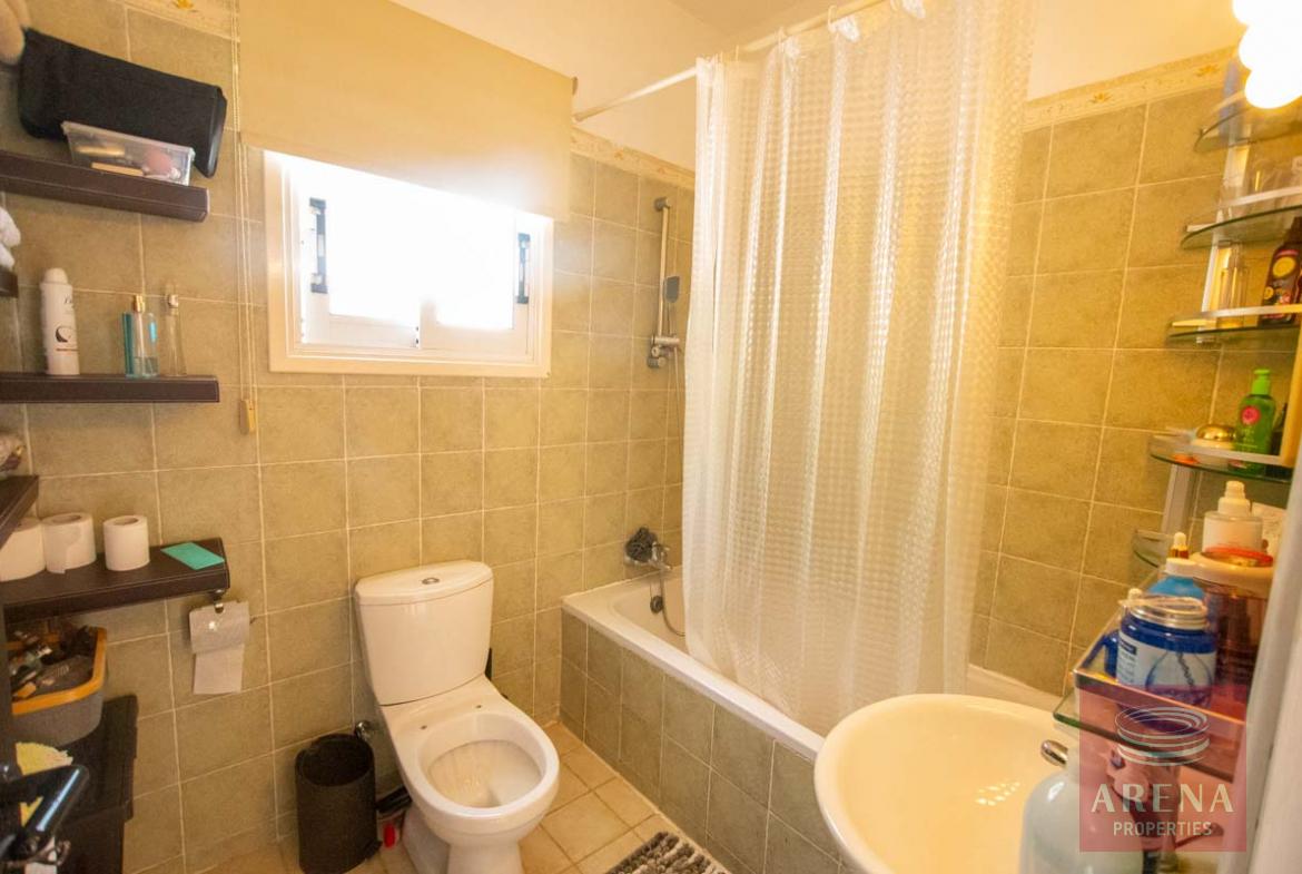 2 Bed House for sale in Pervolia - bathroom