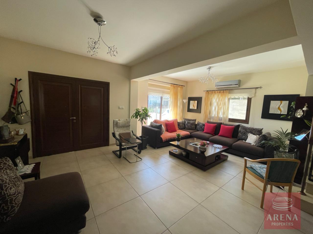 3 bed villa for sale in Strovolos - living area