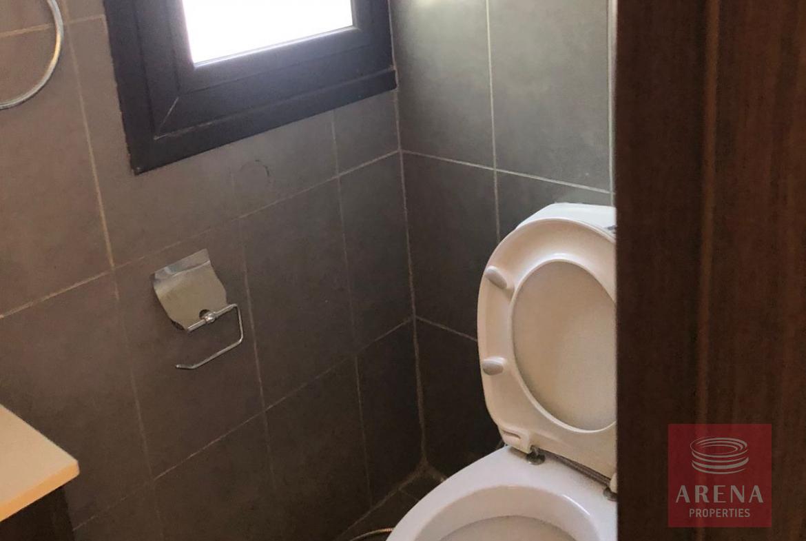 Townhouse in Alaminos - guest wc