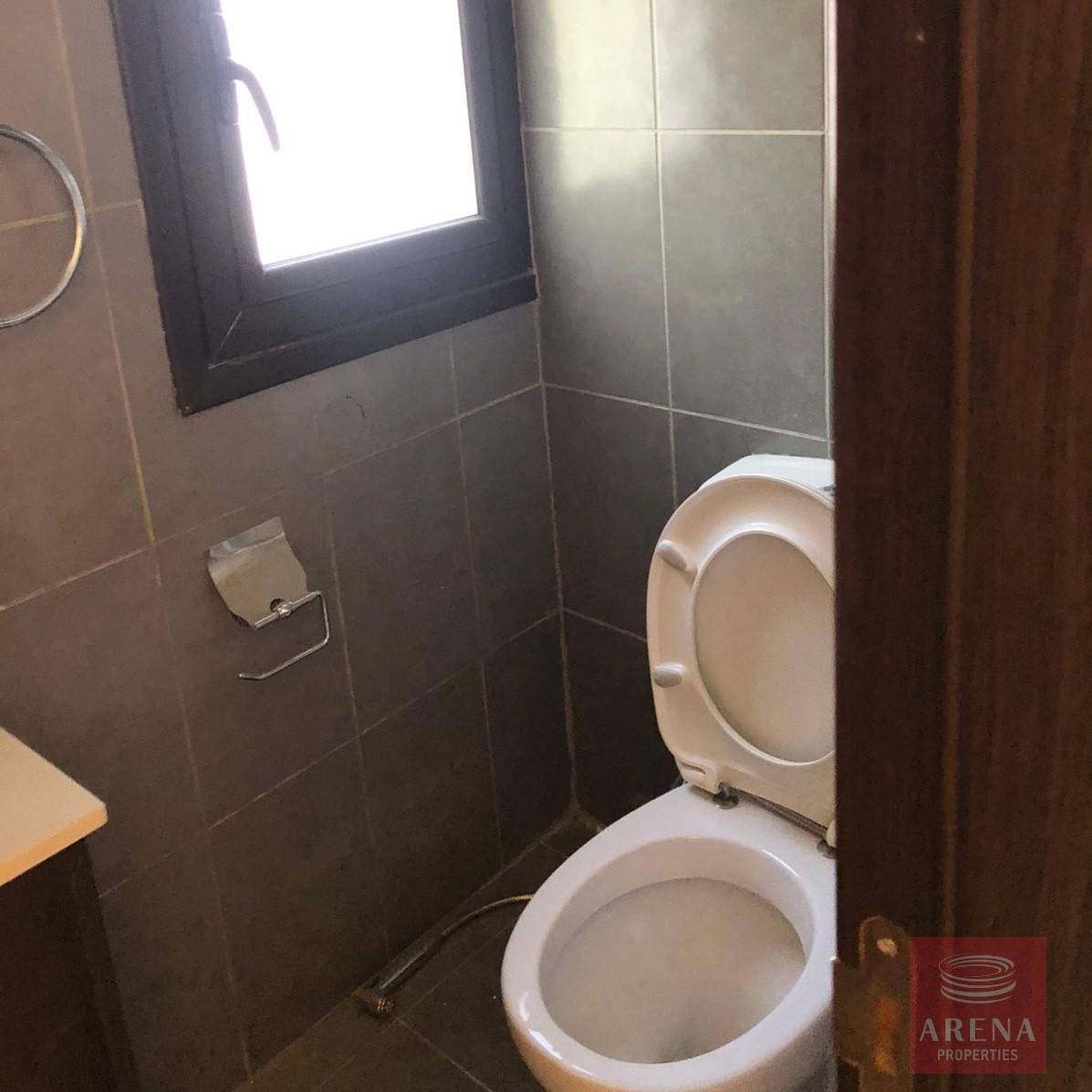 Townhouse in Alaminos - guest wc