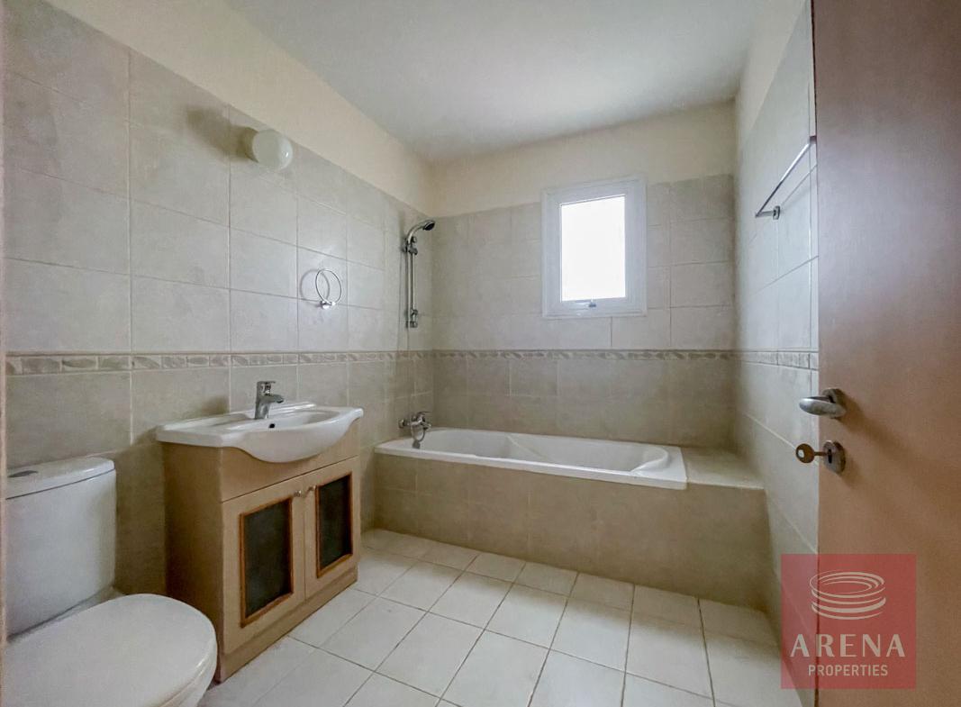 2 bed flat in Kapparis - bathroom