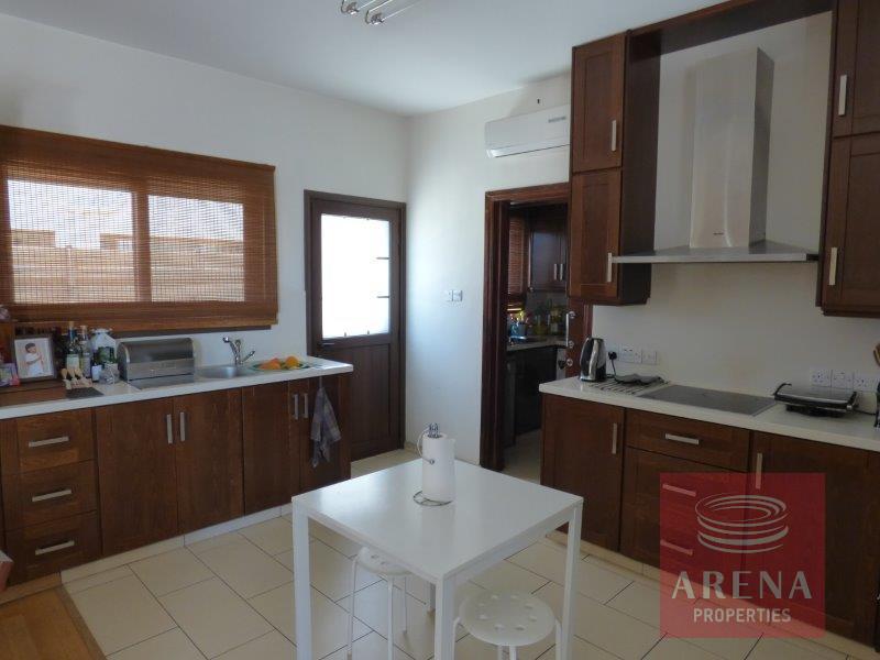5 Bed House in Aradippou - kitchen
