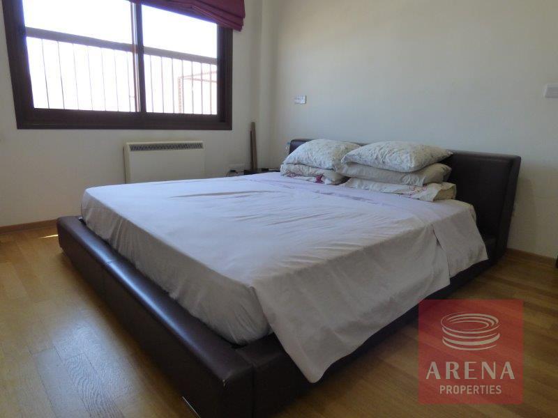 5 Bed House in Aradippou - bedroom