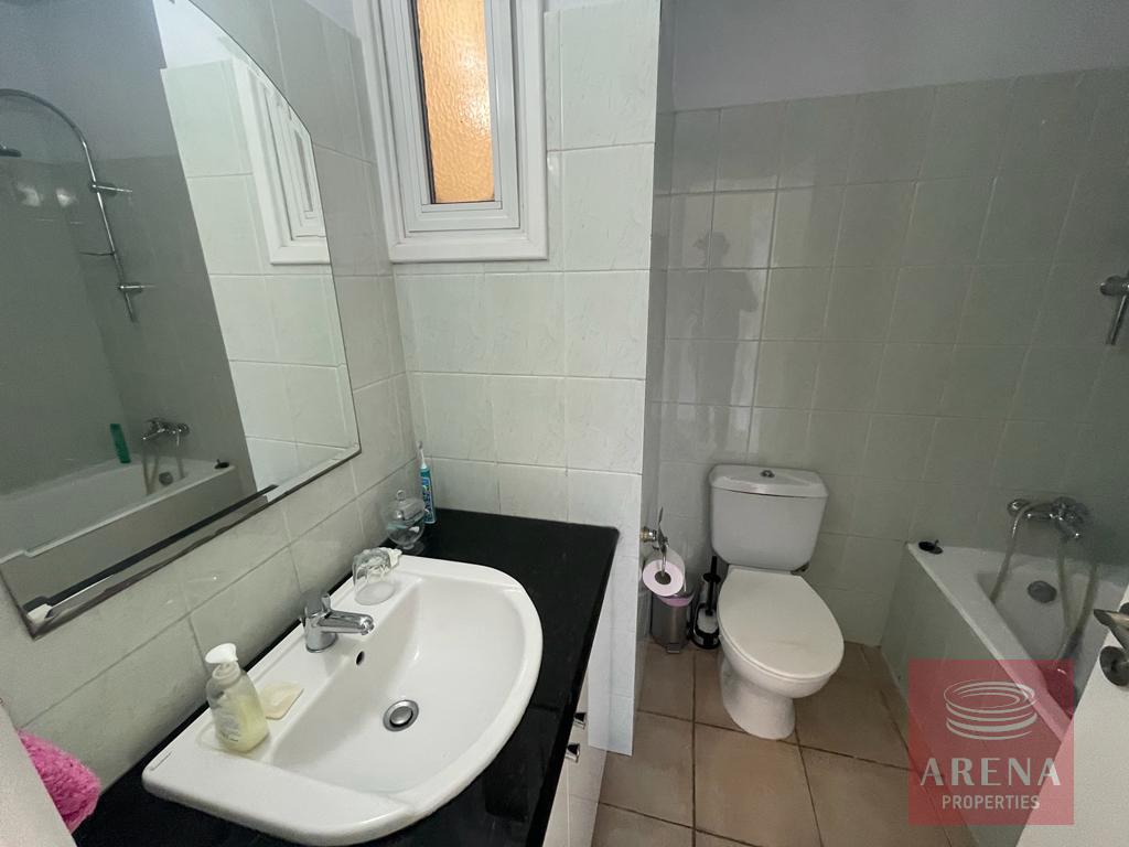 3 Bed apt in Engomi - bathroom