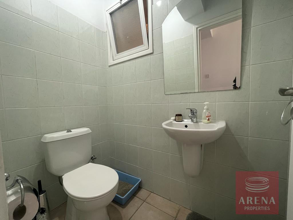 3 Bed apt in Engomi - guest wc