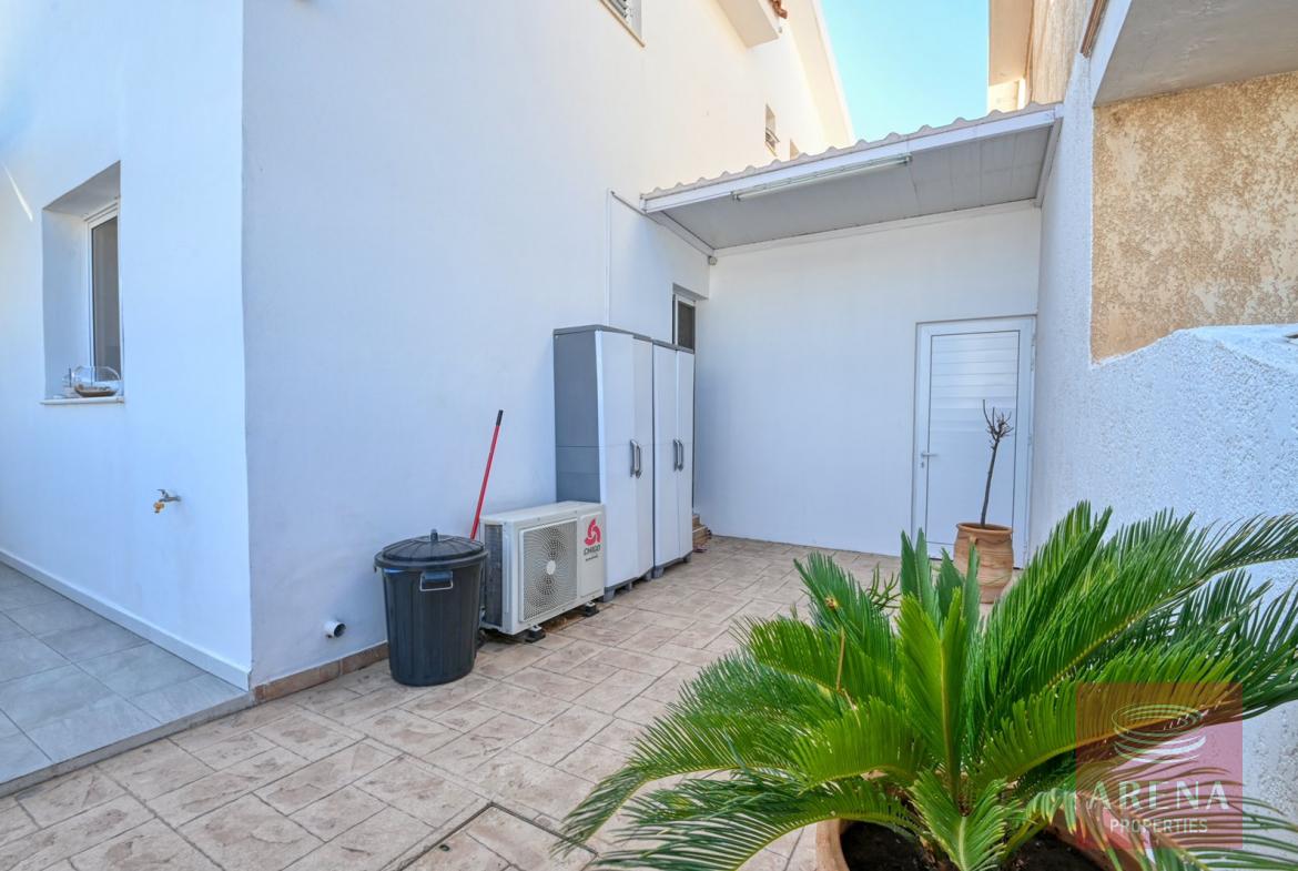 House with Deeds in Paralimni - to buy
