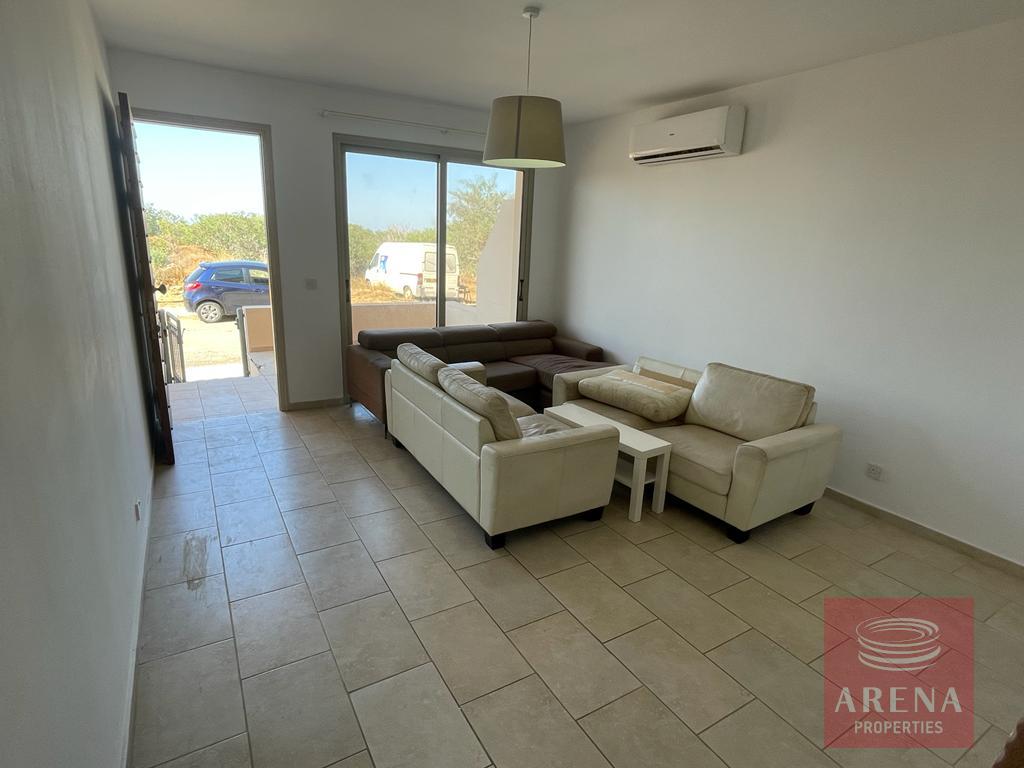 2 Bed Townhouse with Sea Views - living area