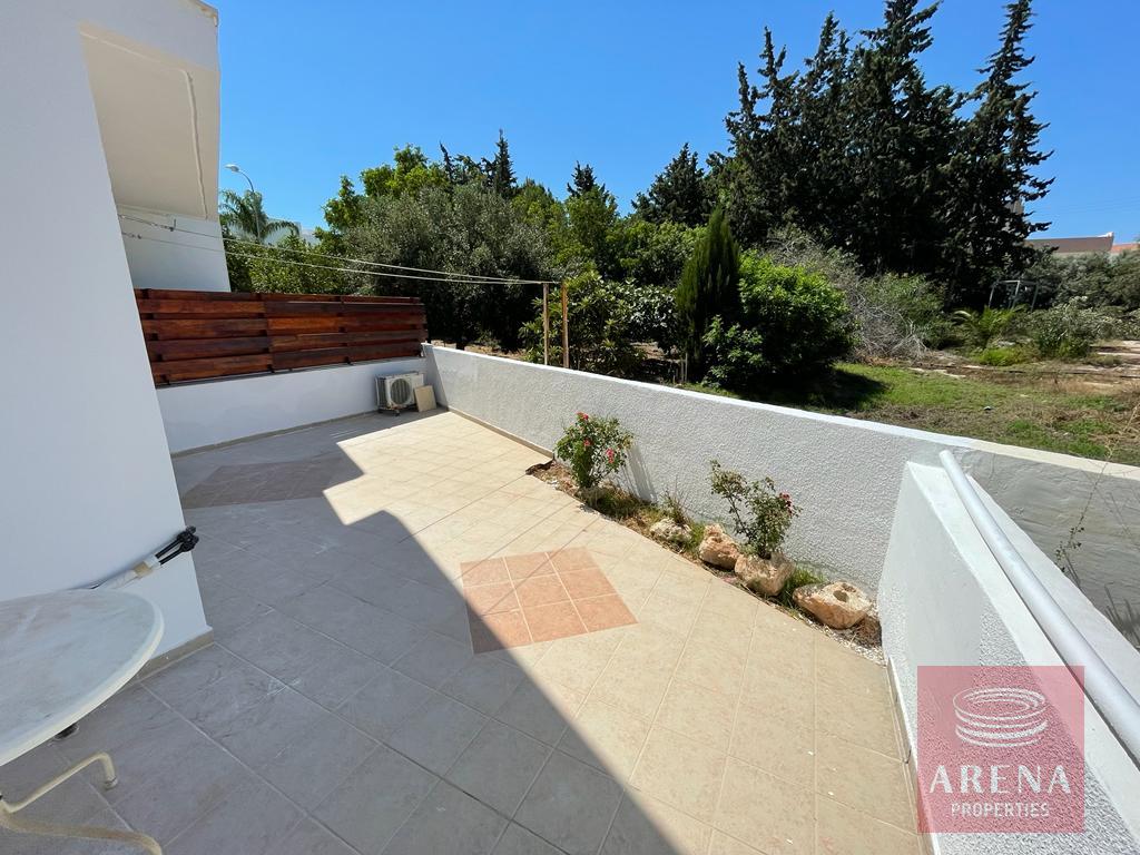 For sale ground floor apartment in Paralimni - veranda