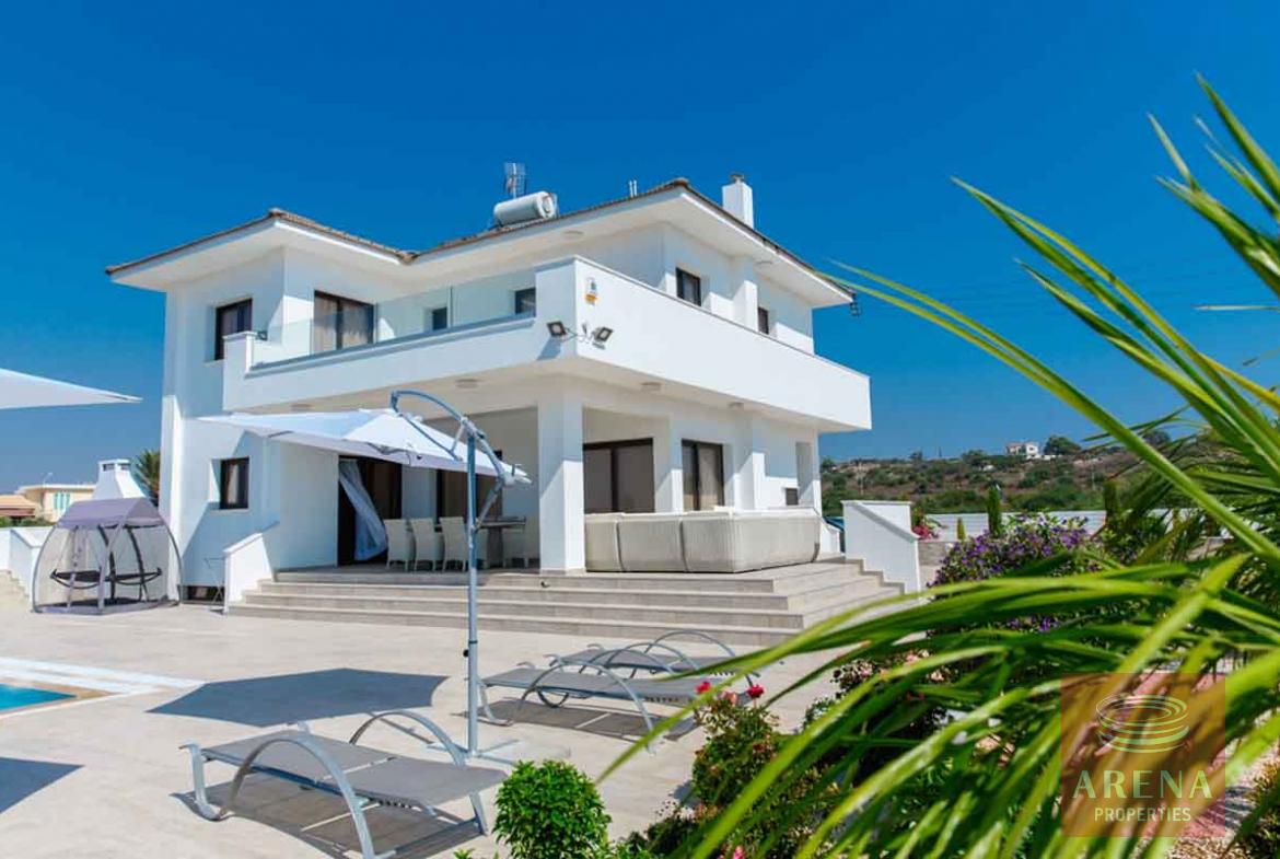 4 bed villa in Cape Greco to buy