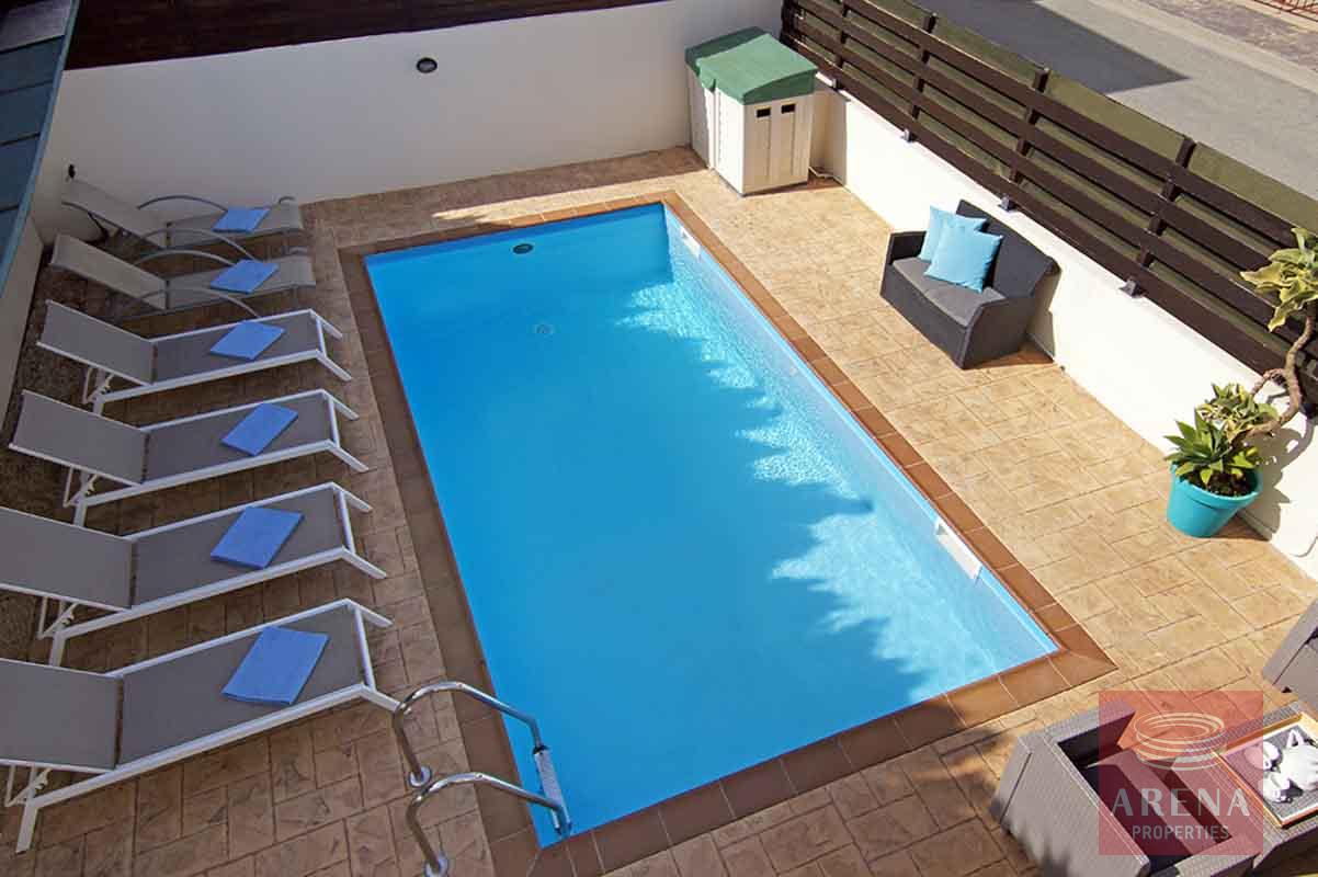 Villa resale Pernera - swimming pool