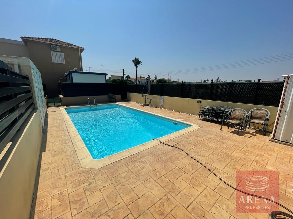 Semi-Det Villa in Pervolia - communal pool