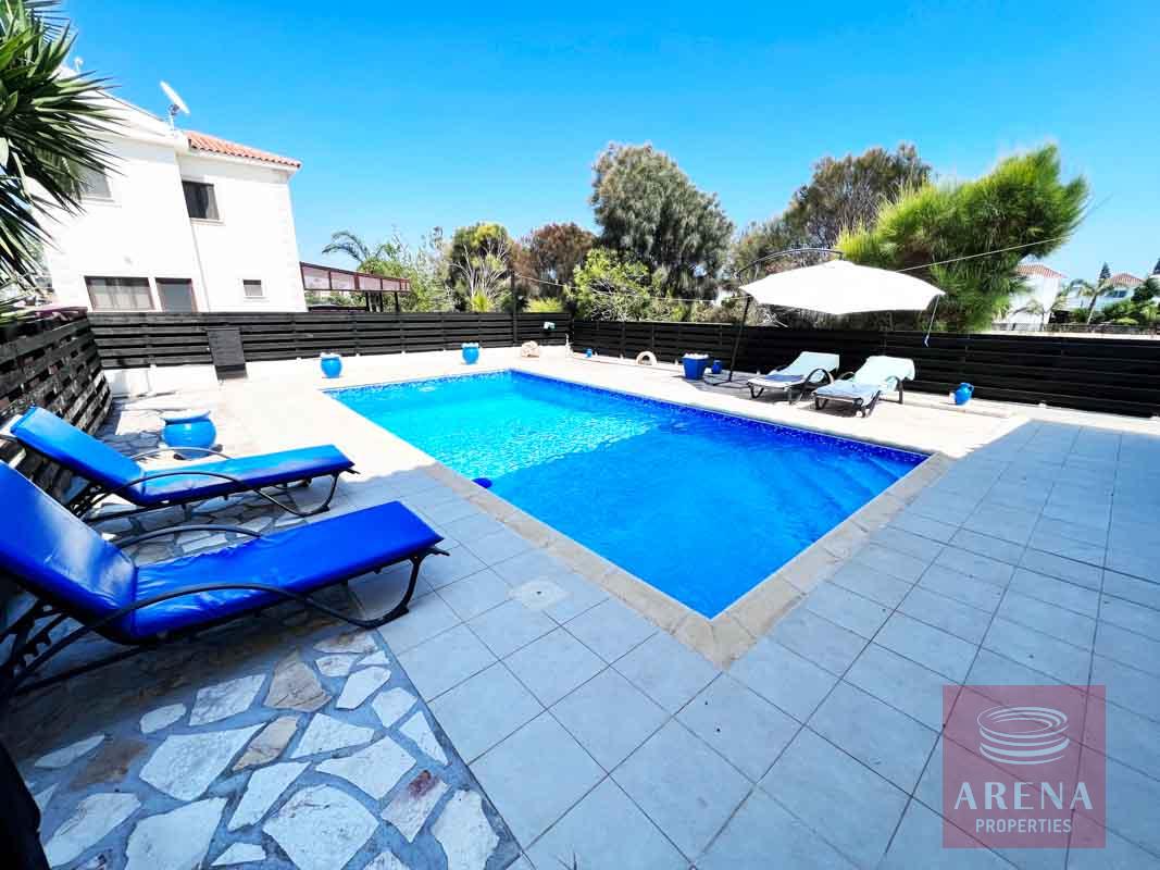 2 Bed Villa in Ayia Thekla - pool