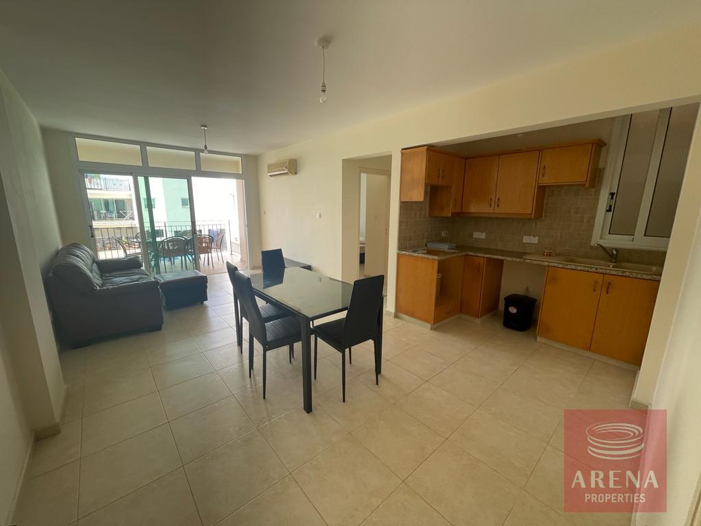 1 bed flat in Paralimni - dining area