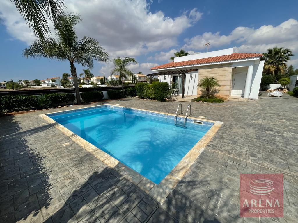 Bungalow for rent in Ayia Thekla - pool