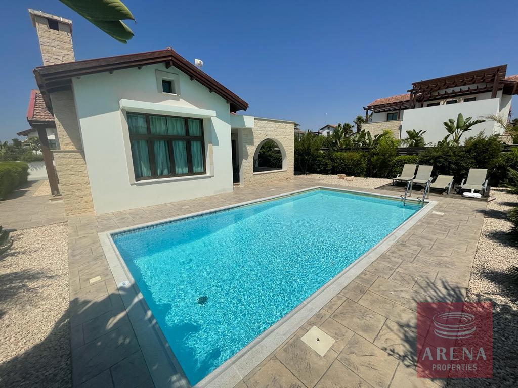 Bungalow in Ayia Thekla for sale - pool
