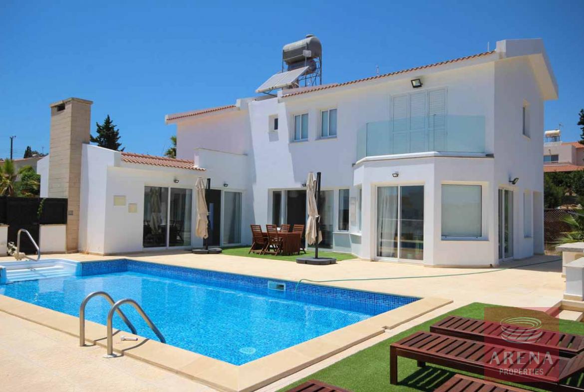 4 BED VILLA FOR SALE IN CAPE GRECO