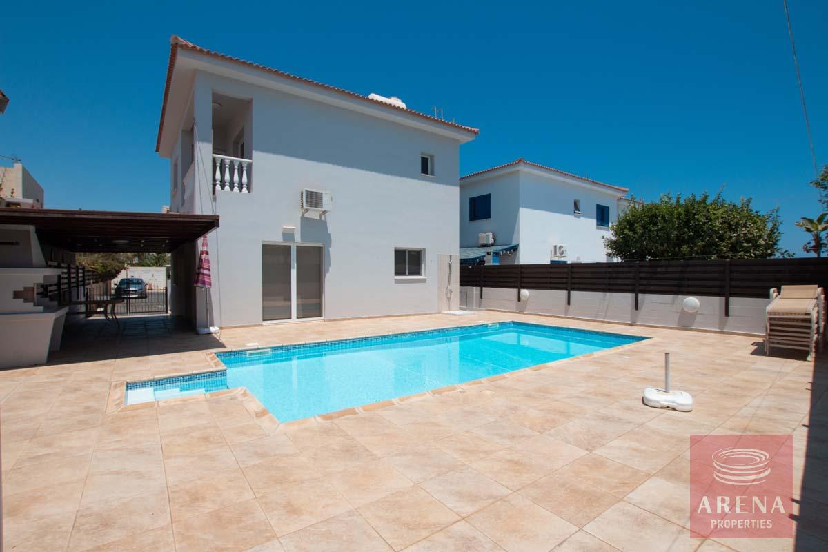 4 BED VILLA IN AYIA TRIADA