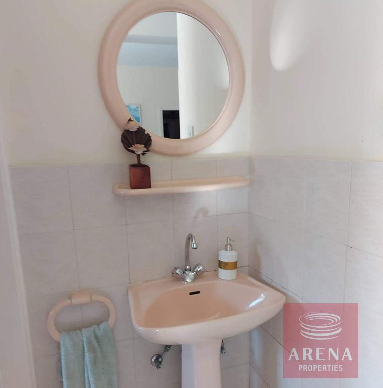 4 bed house in Maroni - bathroom