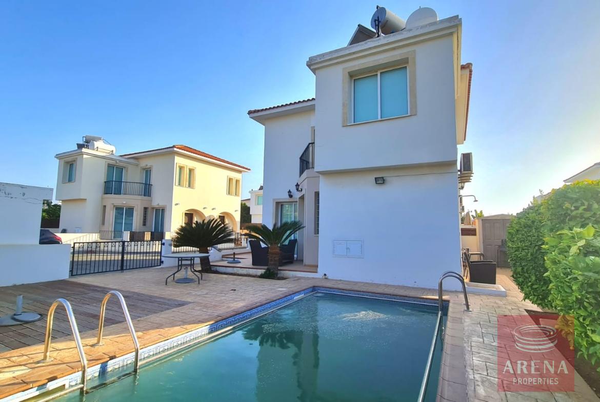 2 bed villa in Pernera with pool