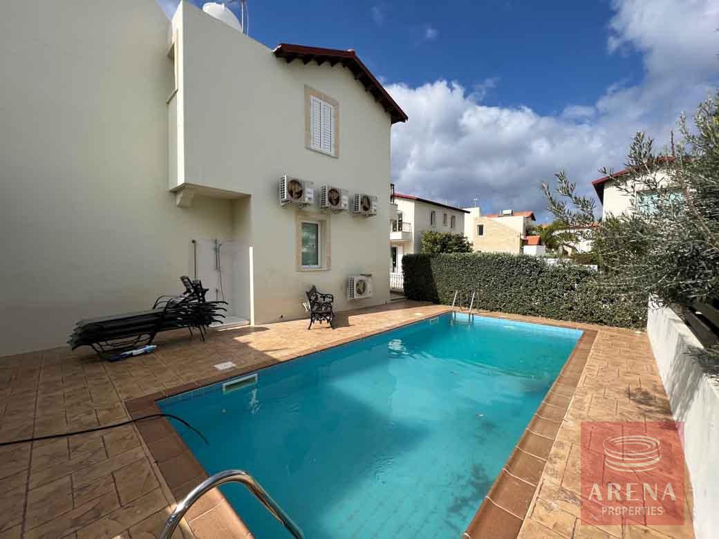 Villa with deeds in Pernera for sale