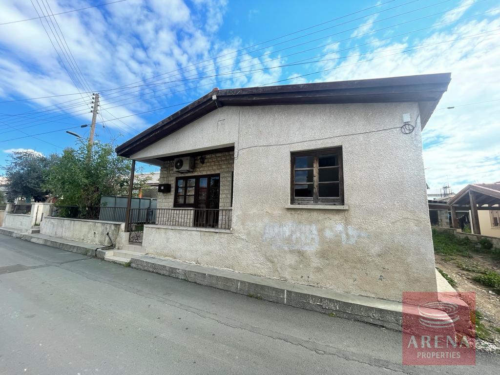 Bungalow in Livadia for sale
