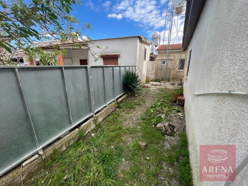 Bungalow in Livadia to buy