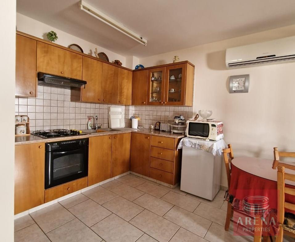 semi-detahed house in pervolia - kitchen