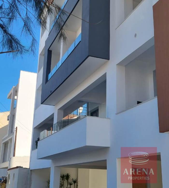 2 BED APT IN LARNACA FOR SALE